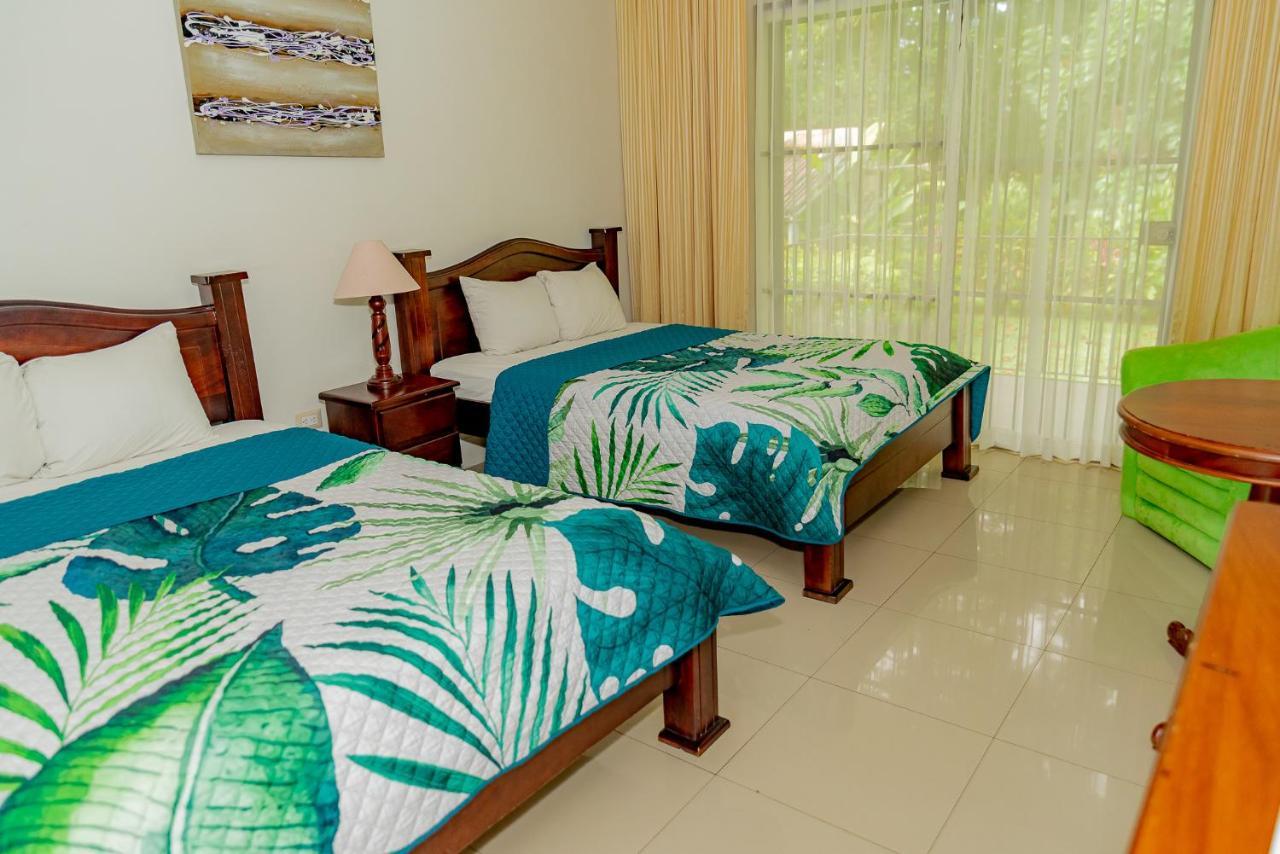 Hotel Los Rios Guácimo エクステリア 写真