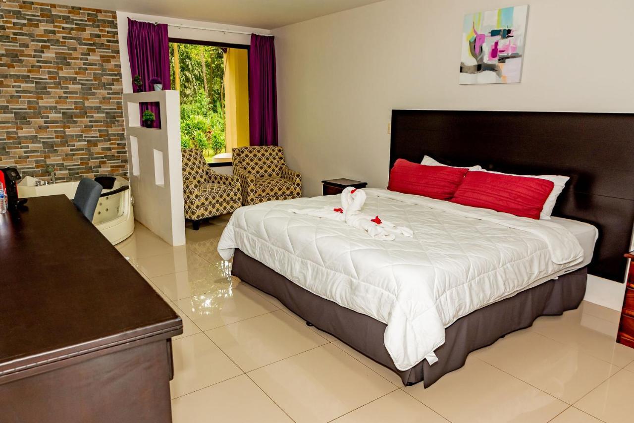 Hotel Los Rios Guácimo エクステリア 写真