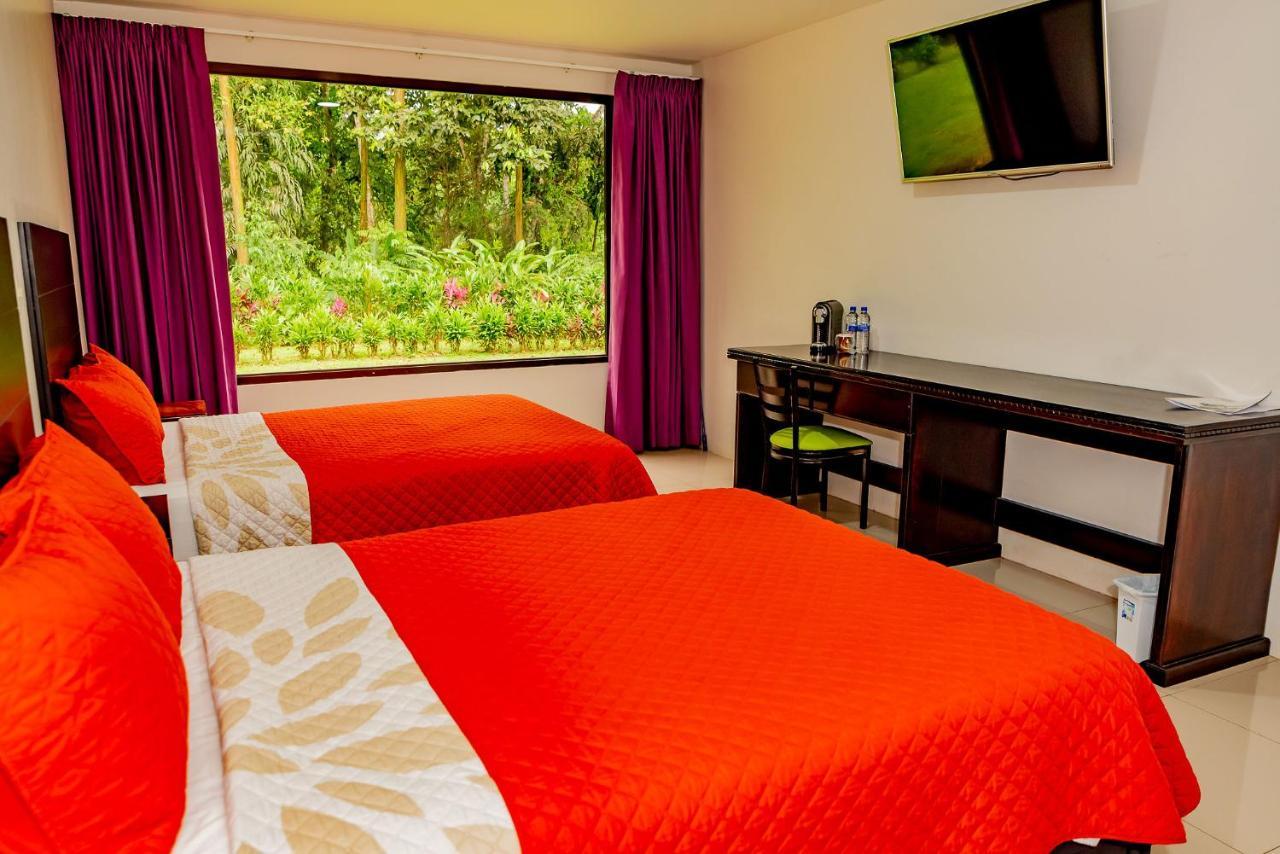 Hotel Los Rios Guácimo エクステリア 写真