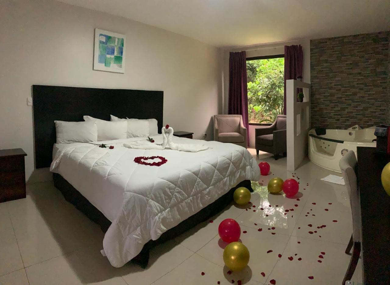 Hotel Los Rios Guácimo エクステリア 写真